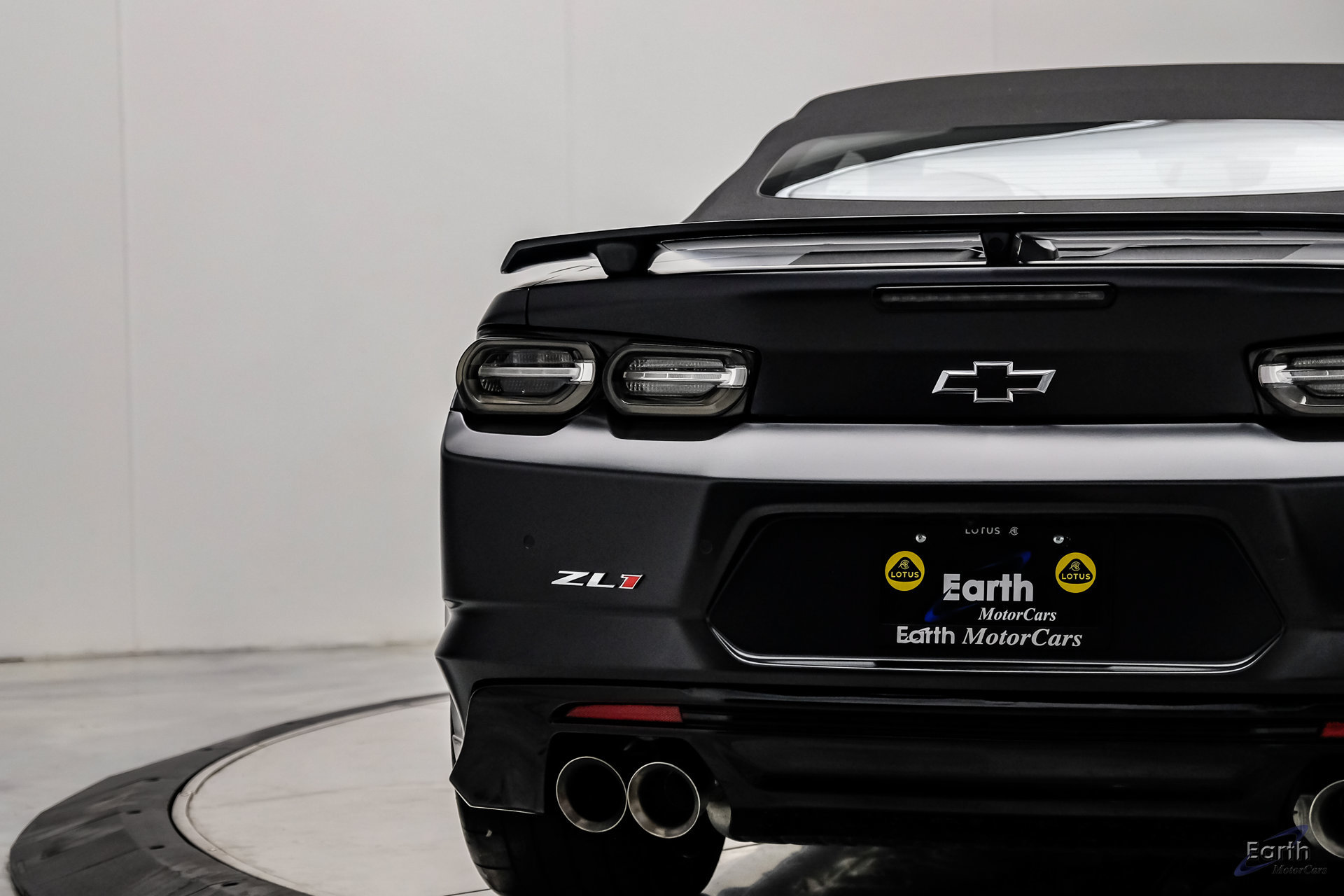 Used 2024 Chevrolet Camaro ZL1 RWD image 17