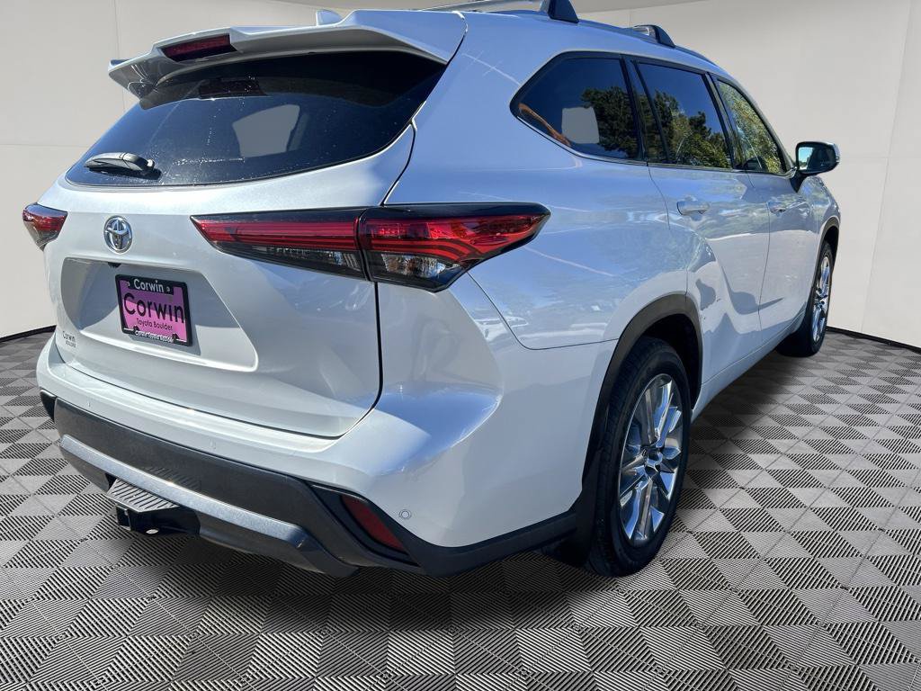 Used 2023 Toyota Highlander Limited AWD/4WD image 8