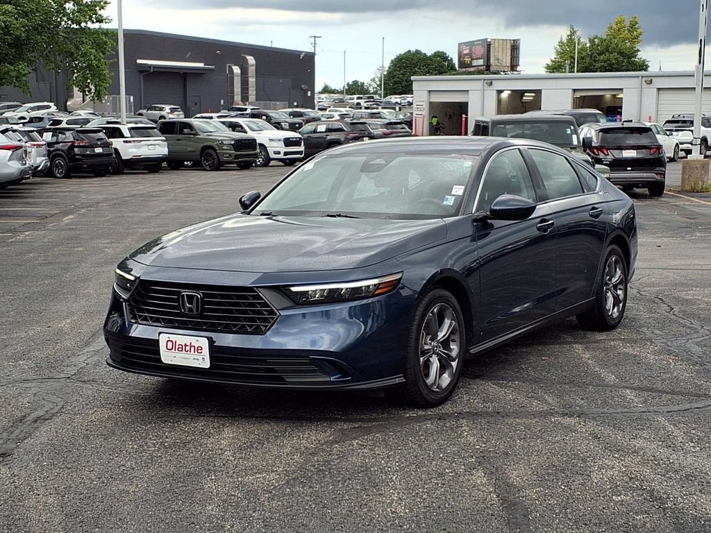 Used 2024 Honda Accord EX image 2