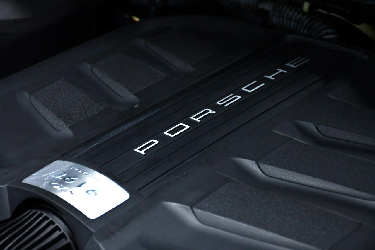 Used 2017 Porsche Cayenne GTS image 16