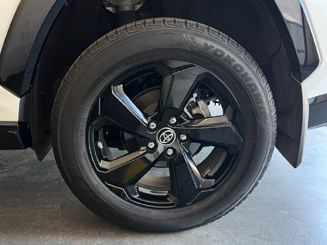 Used 2019 Toyota RAV4 XSE AWD/4WD image 10