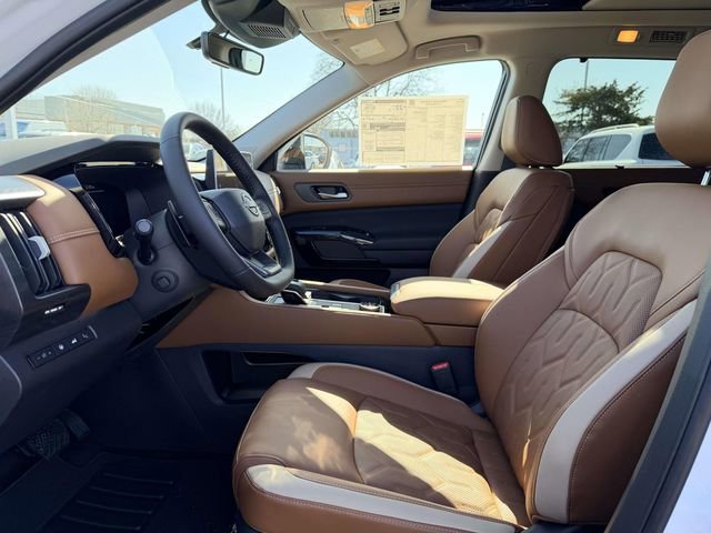 New 2026 Nissan Pathfinder Platinum image 16
