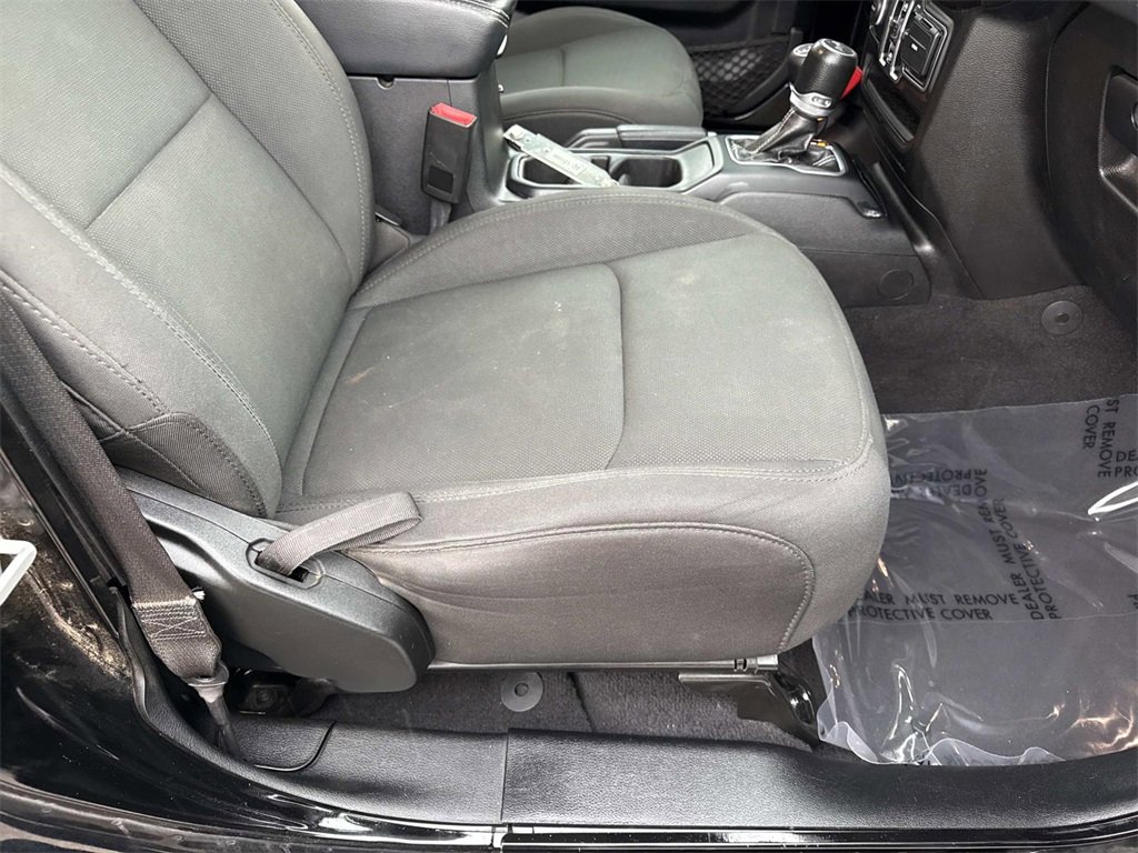 Used 2020 Jeep Wrangler Unlimited Sahara image 27