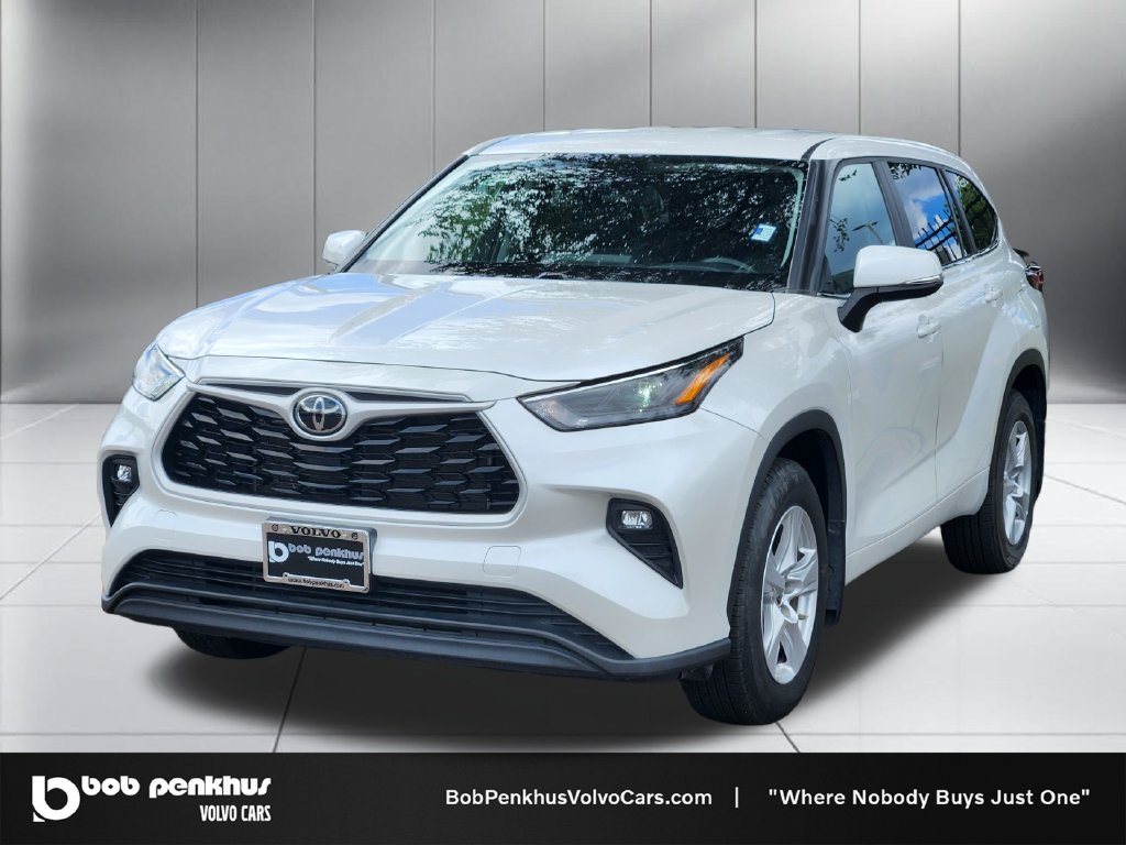 Used 2025 Toyota Highlander LE AWD/4WD image 23