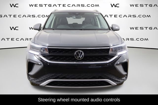 Used 2023 Volkswagen Taos SE image 2
