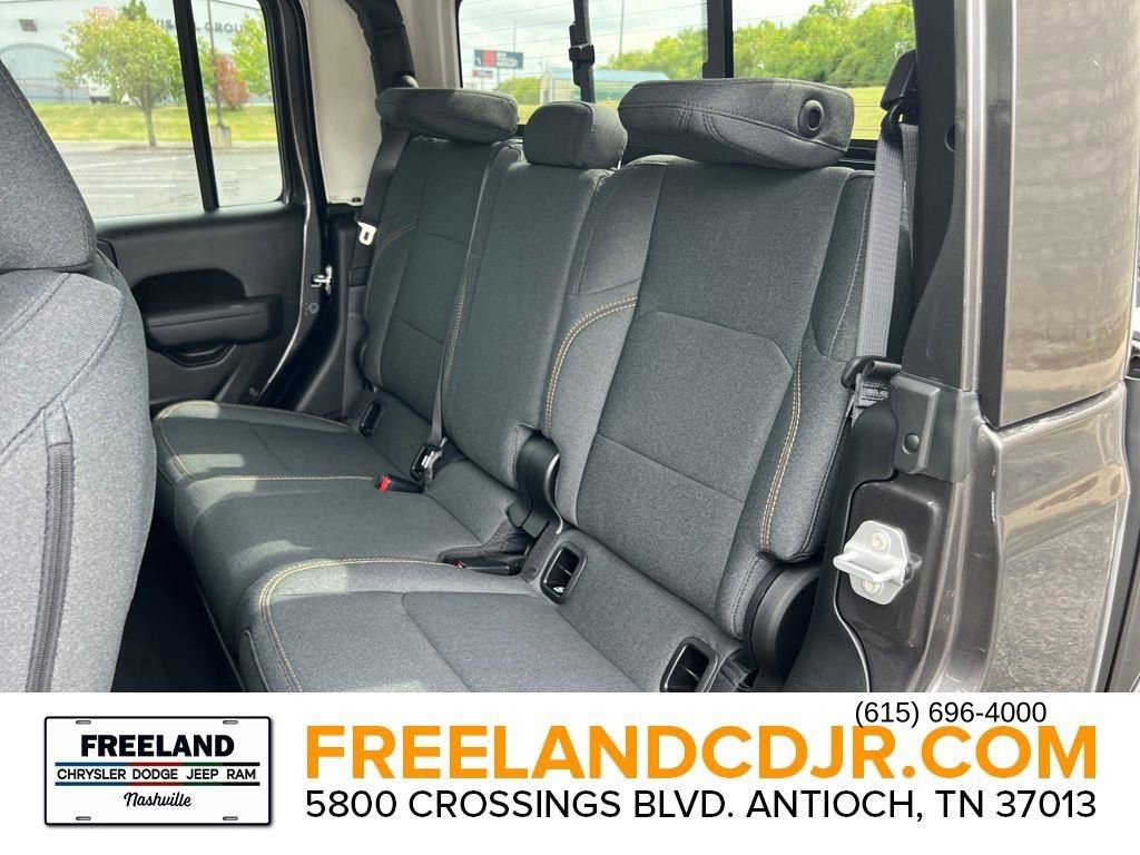 New 2025 Jeep Gladiator Sport image 20