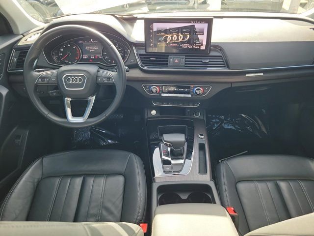 Certified 2023 Audi Q5 2.0T Premium w/ Convenience Package image 2