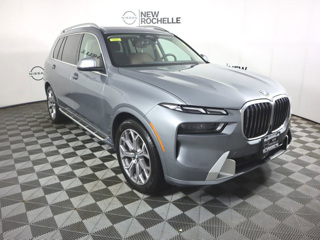Used 2024 BMW X7 xDrive40i w/ Climate Comfort Package image 3