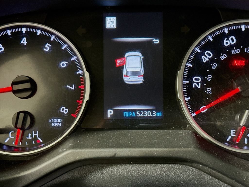 Used 2022 Toyota RAV4 LE FWD image 12