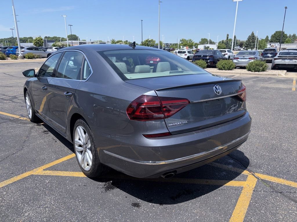 Used 2017 Volkswagen Passat 1.8T SEL Premium FWD image 3