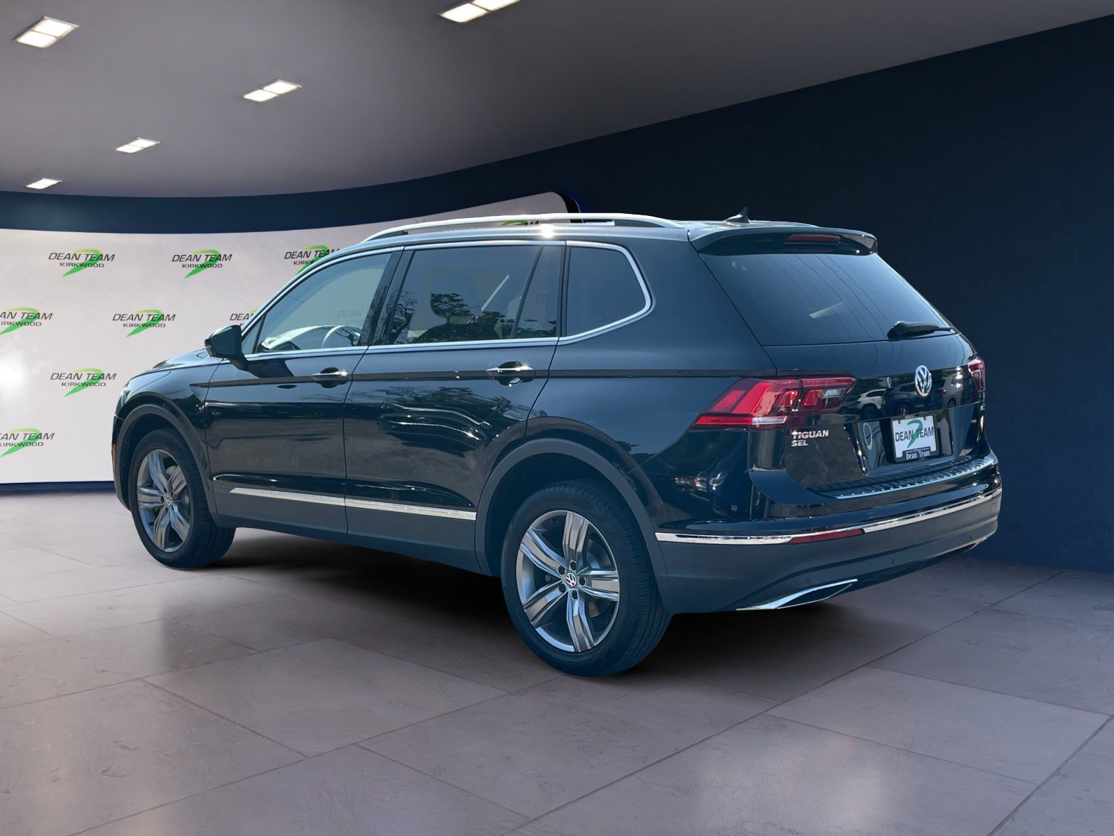 Used 2021 Volkswagen Tiguan SEL AWD/4WD image 6