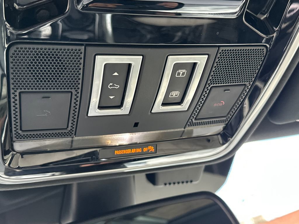 Used 2016 Land Rover Range Rover Sport HSE image 35