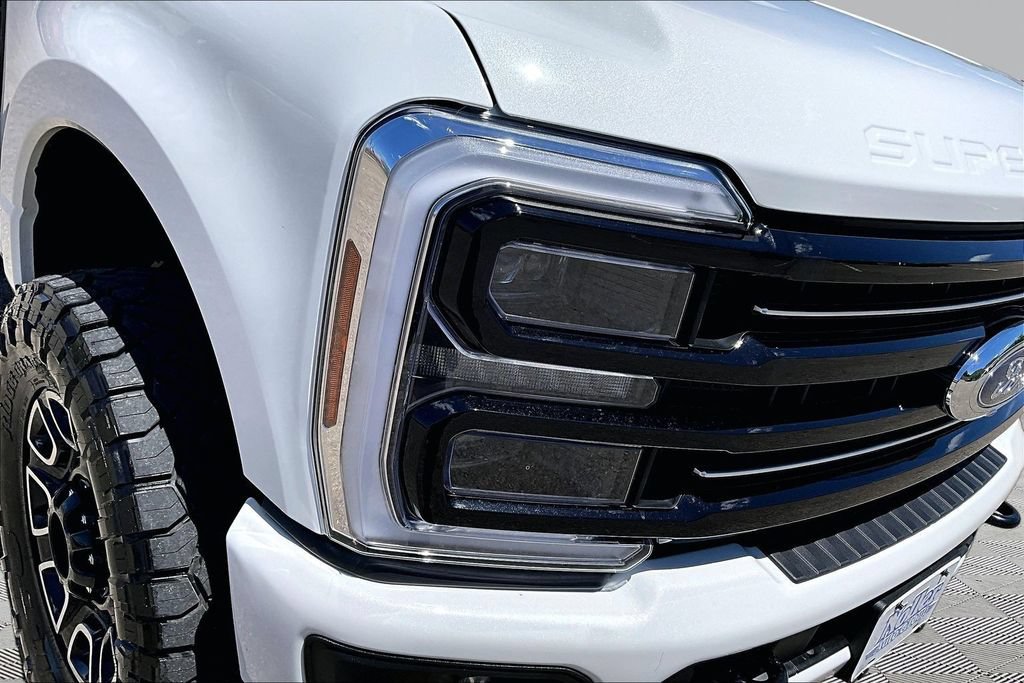 Used 2026 Ford F250 Platinum w/ Tremor Off-Road Package AWD/4WD image 30