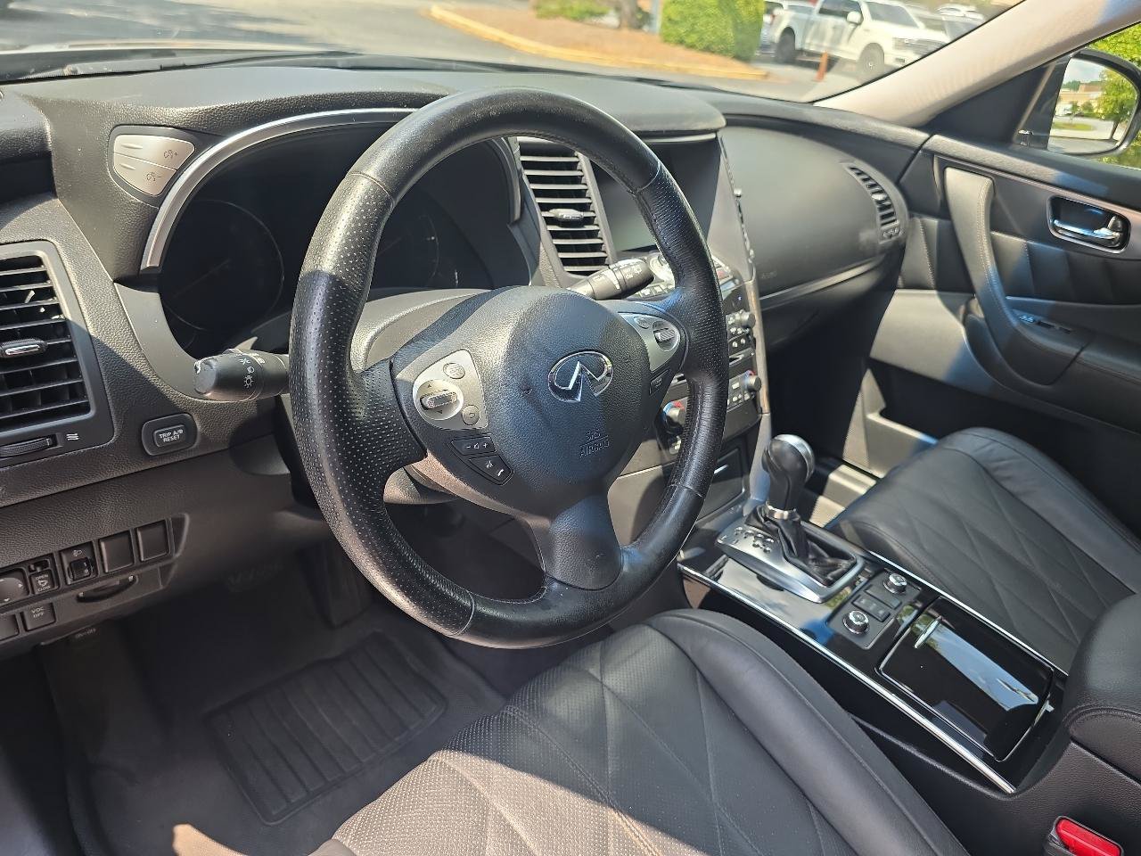 Used 2010 INFINITI FX35 AWD w/ Navigation Pkg image 14