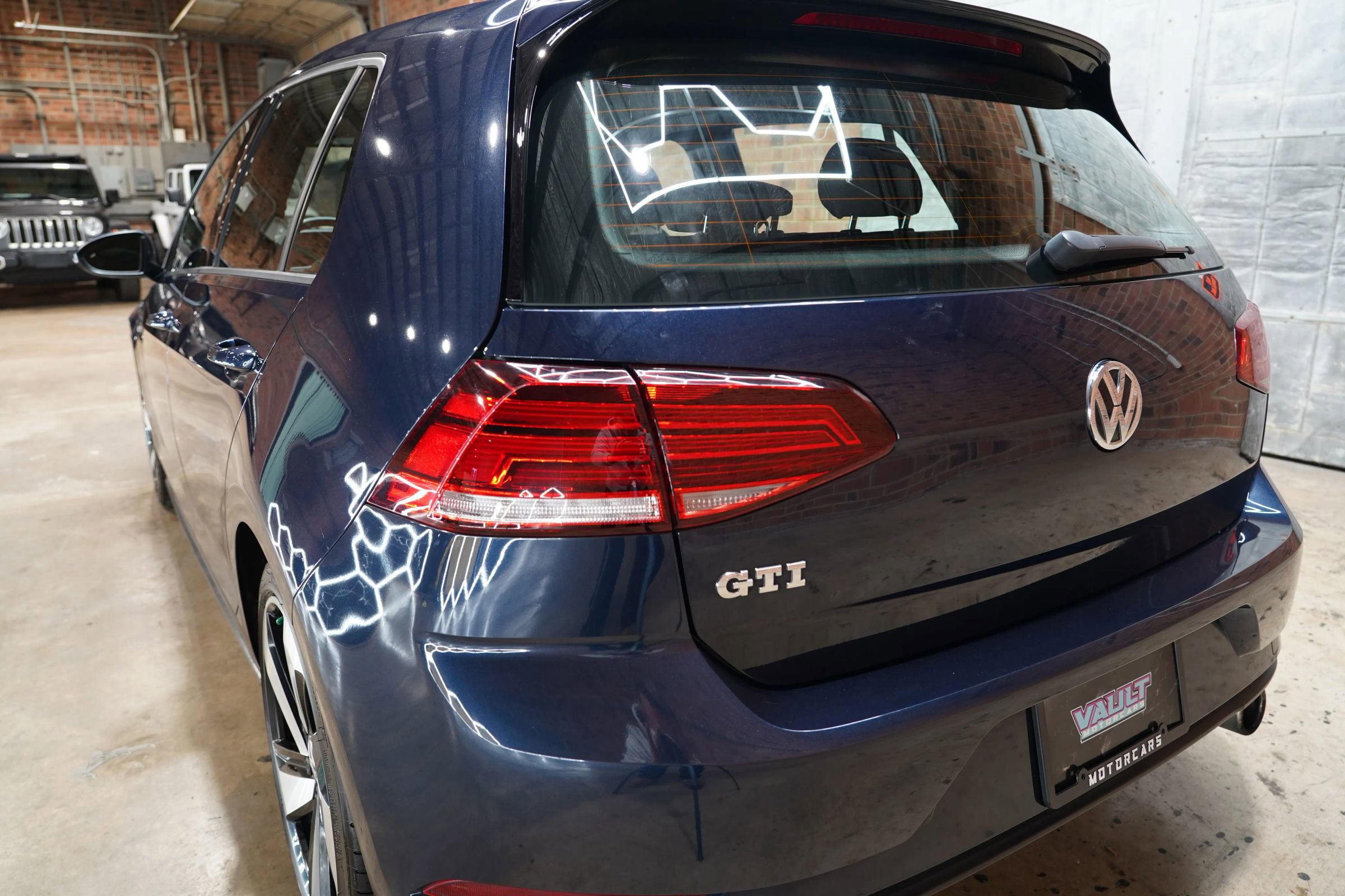 Used 2018 Volkswagen GTI SE w/ SE Leather Package image 20