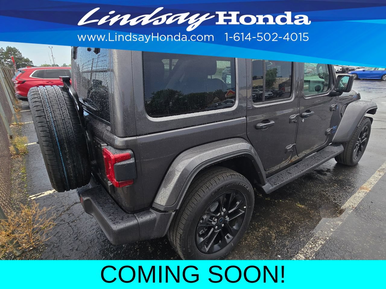Used 2025 Jeep Wrangler Unlimited Sahara AWD/4WD image 3