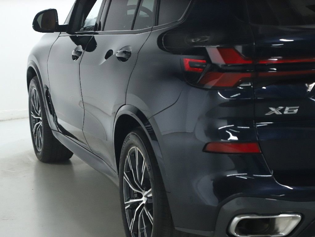 Used 2024 BMW X5 xDrive40i w/ M Sport Package AWD/4WD image 6