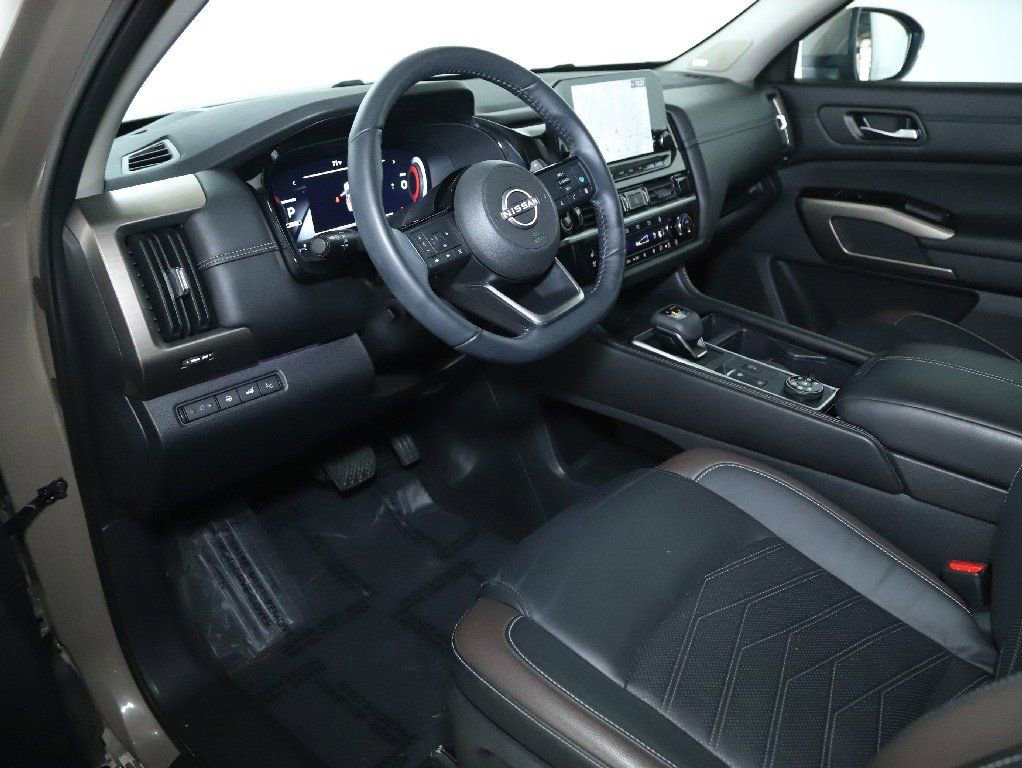 Certified 2024 Nissan Pathfinder Platinum image 21