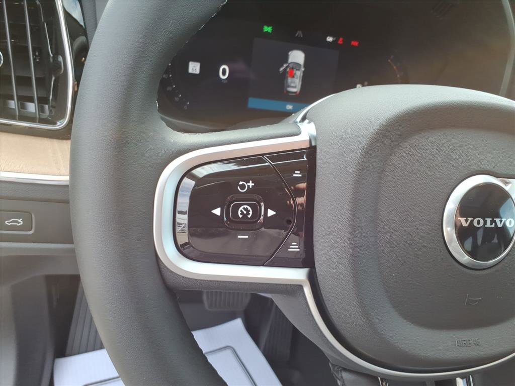 Certified 2026 Volvo XC60 B5 Plus w/ Climate Package AWD/4WD image 15