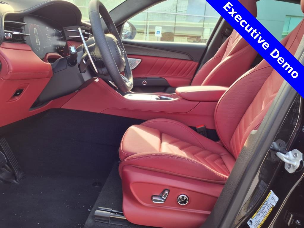 New 2025 Maserati Grecale GT image 18