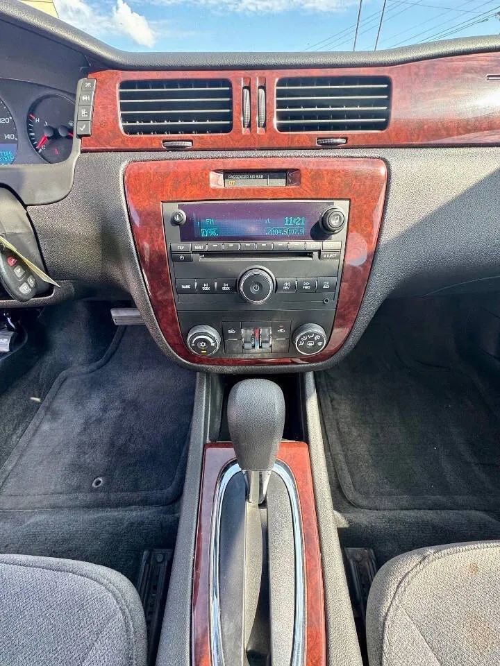 Used 2010 Chevrolet Impala LS image 11