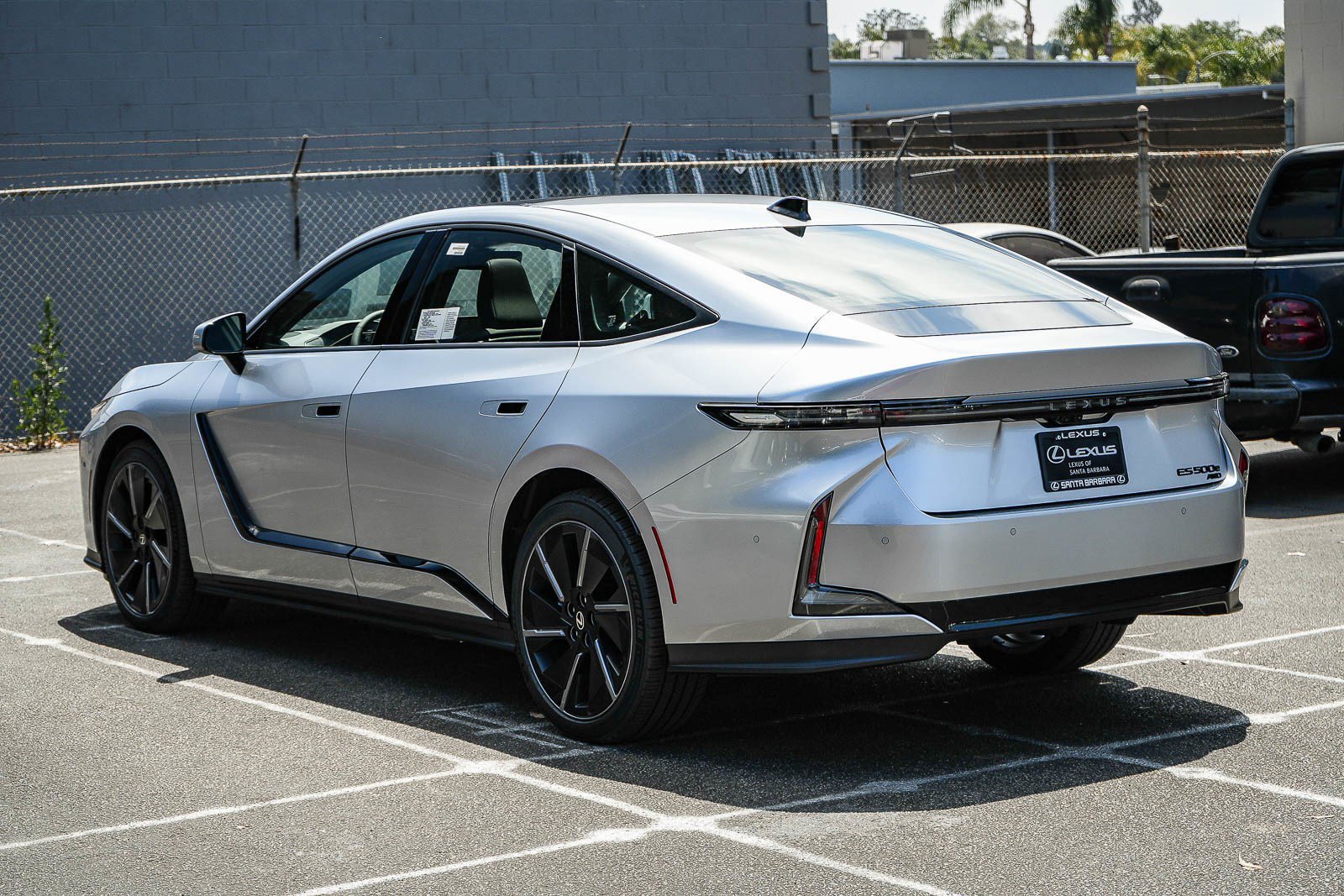 New 2026 Lexus ES 500e AWD/4WD image 4