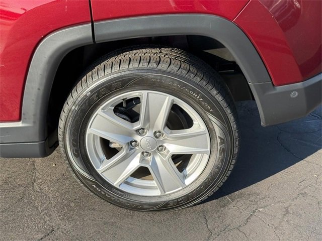 Used 2022 Jeep Compass Latitude w/ Sun and Sound Group image 4