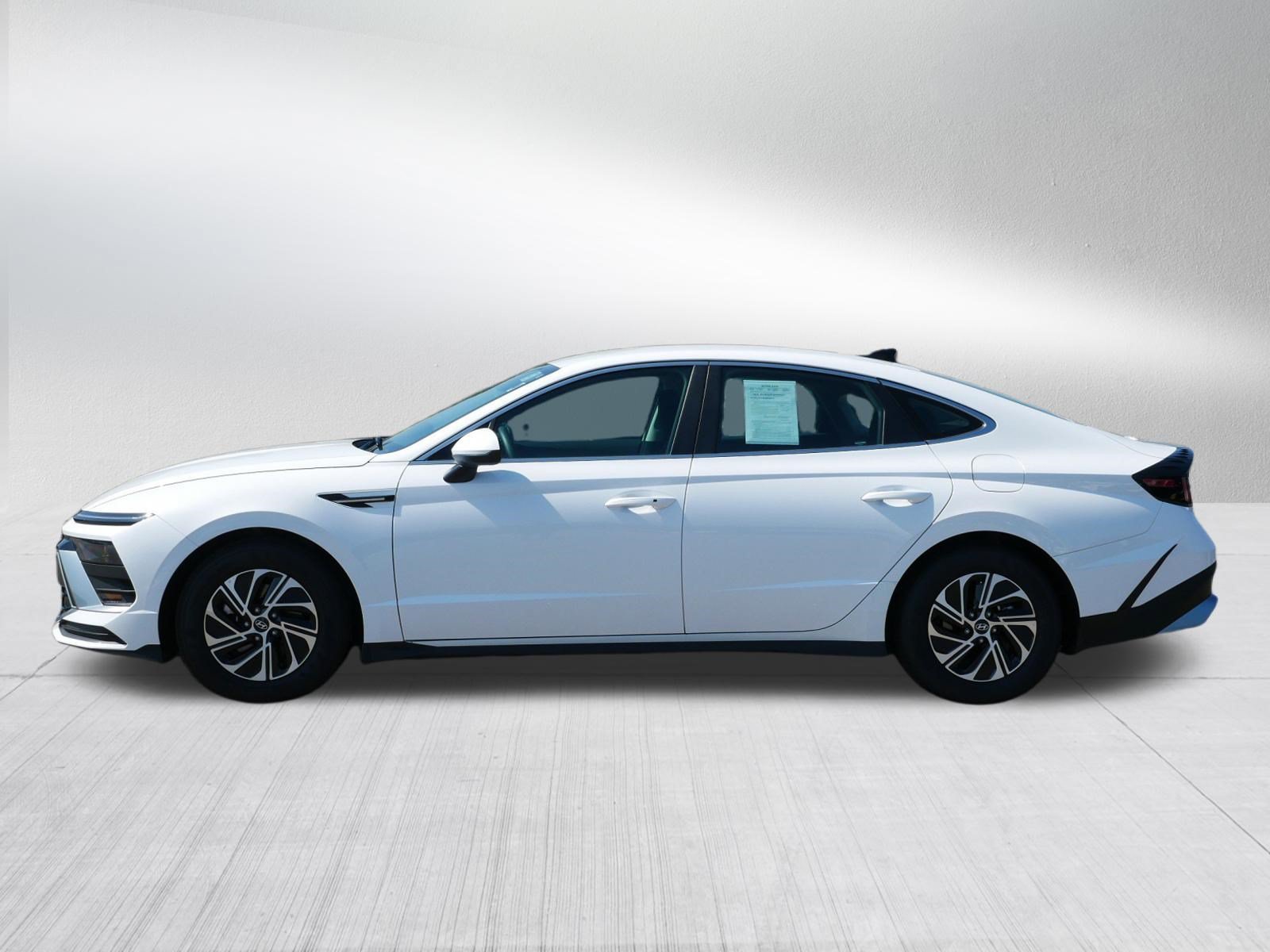 Certified 2026 Hyundai Sonata Blue FWD image 4