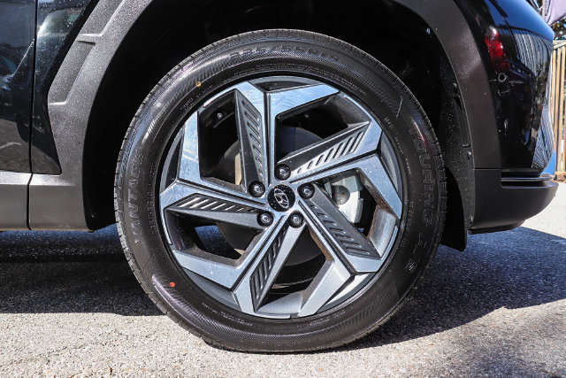 Used 2024 Hyundai Tucson Limited AWD/4WD image 12