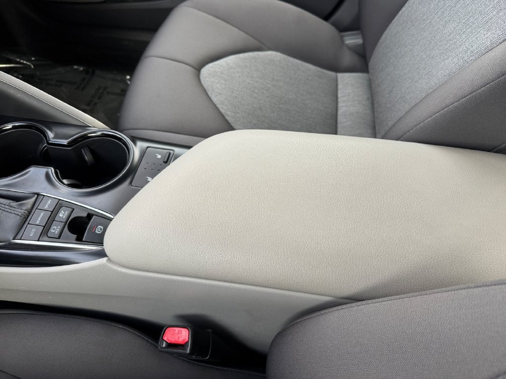 Used 2018 Toyota Camry LE FWD image 27