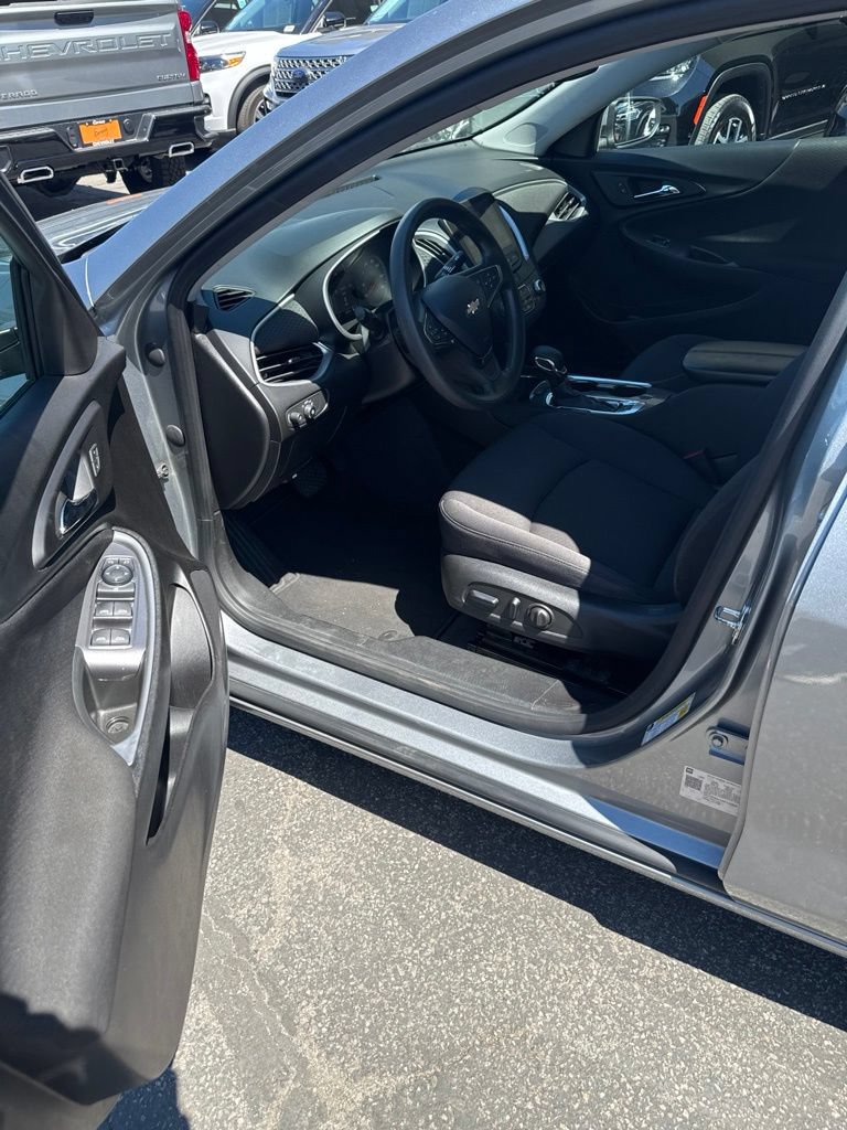 Used 2024 Chevrolet Malibu LT FWD image 12