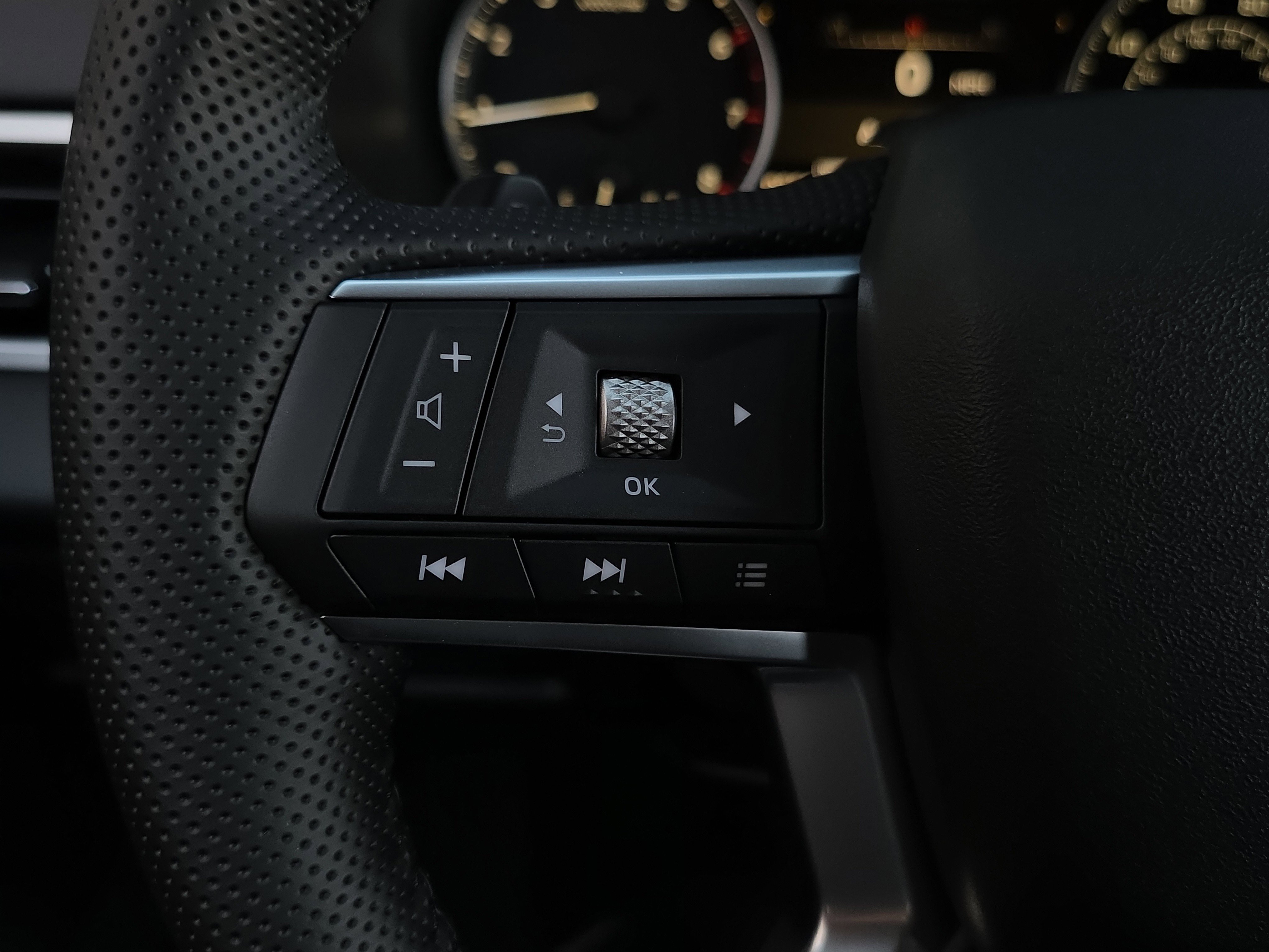 New 2025 Mitsubishi Outlander SE image 12