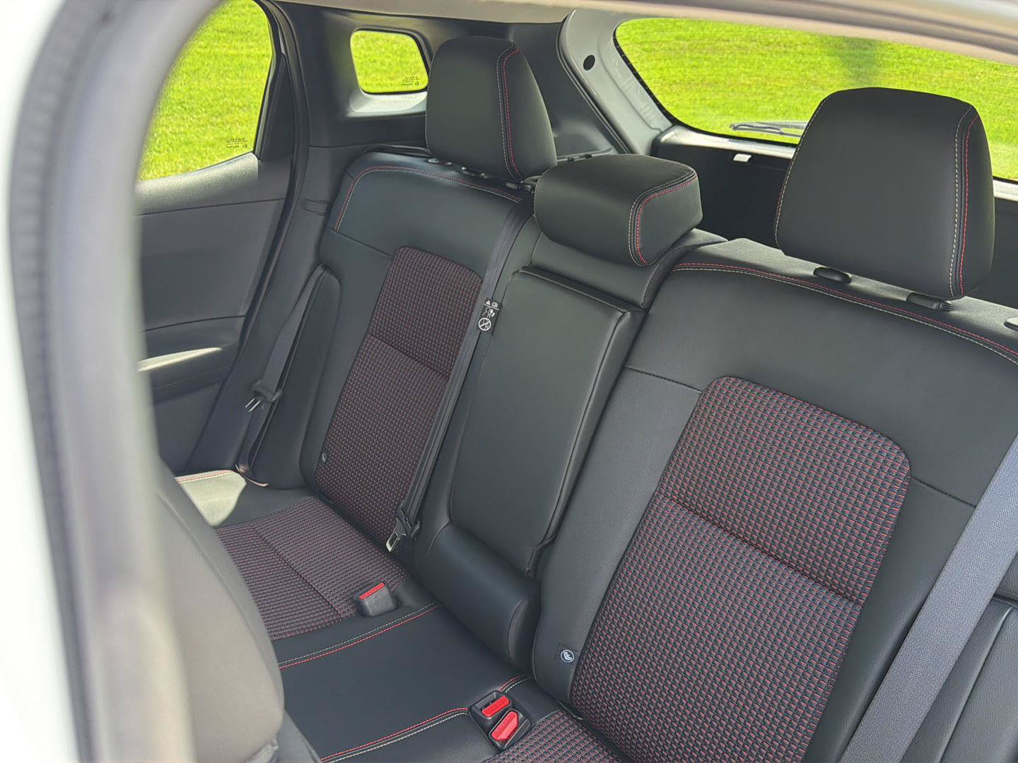 New 2026 Nissan Kicks SR FWD image 28