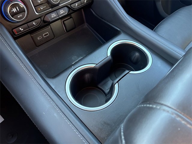 Used 2022 Chevrolet Tahoe LT w/ Luxury Package image 16