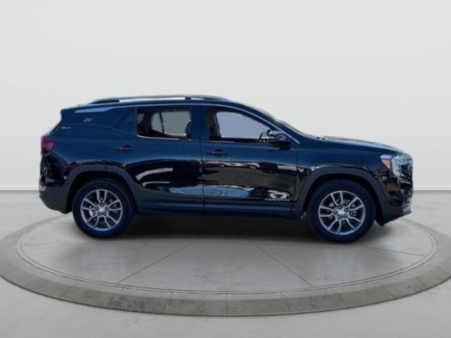 Used 2022 GMC Terrain SLT w/ Infotainment Package II AWD/4WD image 7
