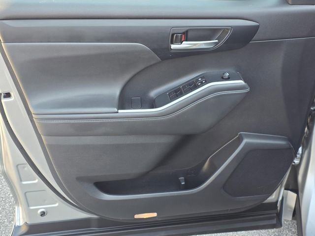 Used 2022 Toyota Highlander XLE image 36