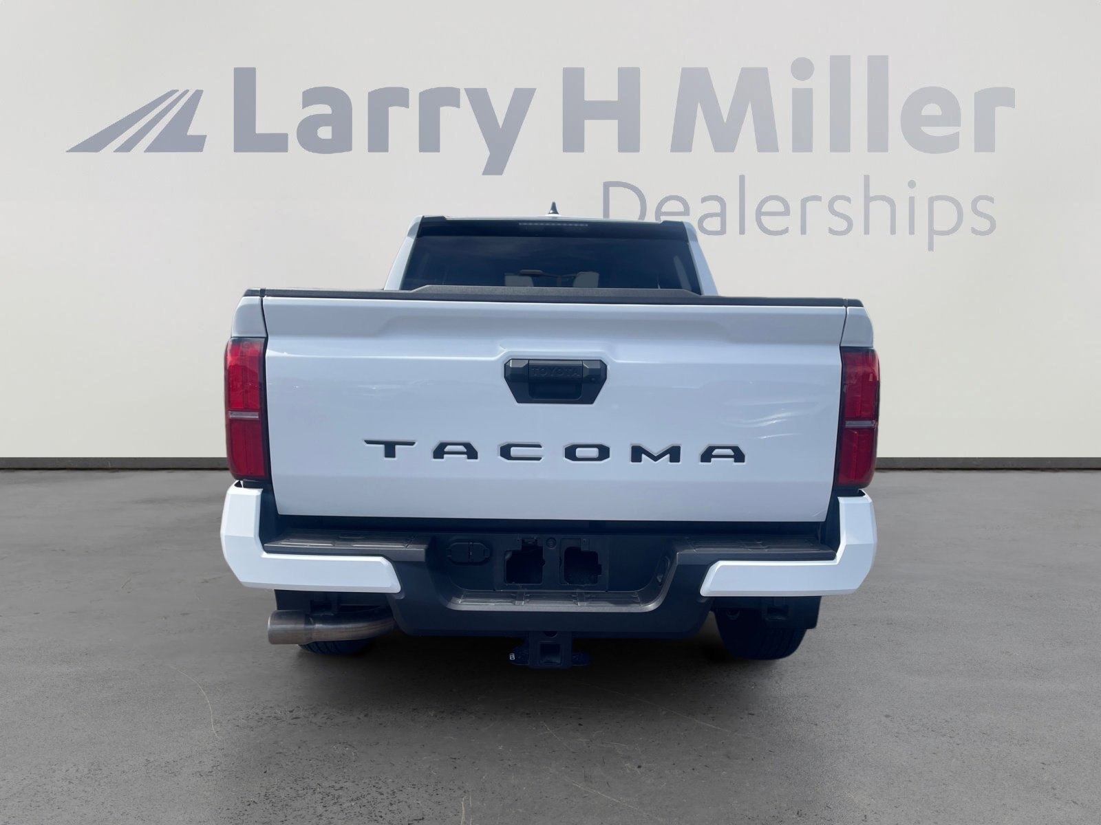 Certified 2024 Toyota Tacoma SR5 image 4