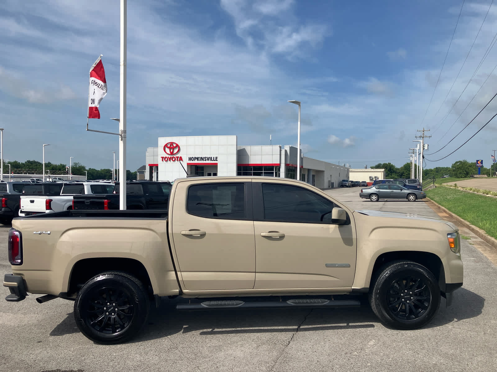 Used 2022 GMC Canyon Elevation w/ Elevation Premium Package AWD/4WD image 8