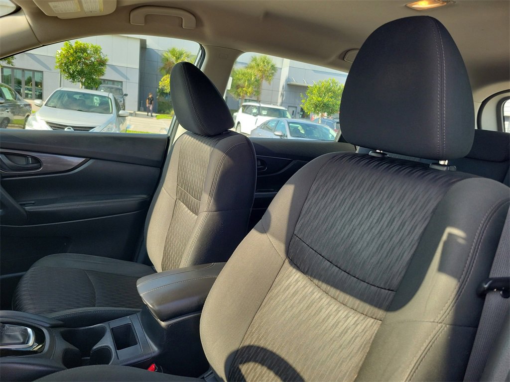 Used 2020 Nissan Rogue S image 19