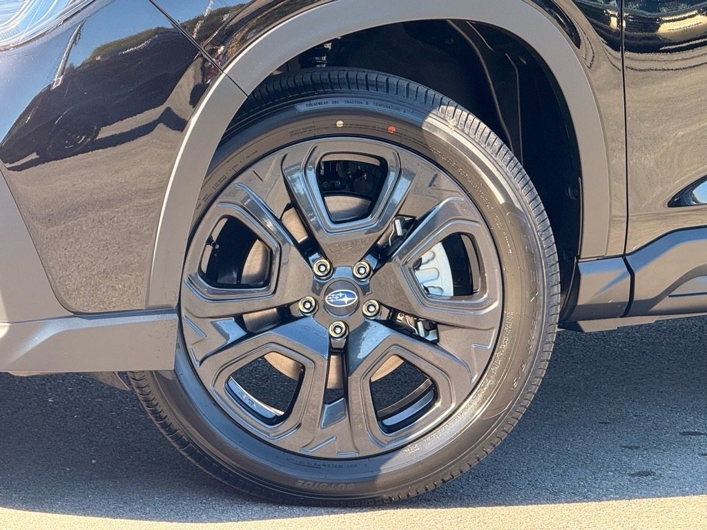 Used 2025 Subaru Ascent Bronze Edition image 24