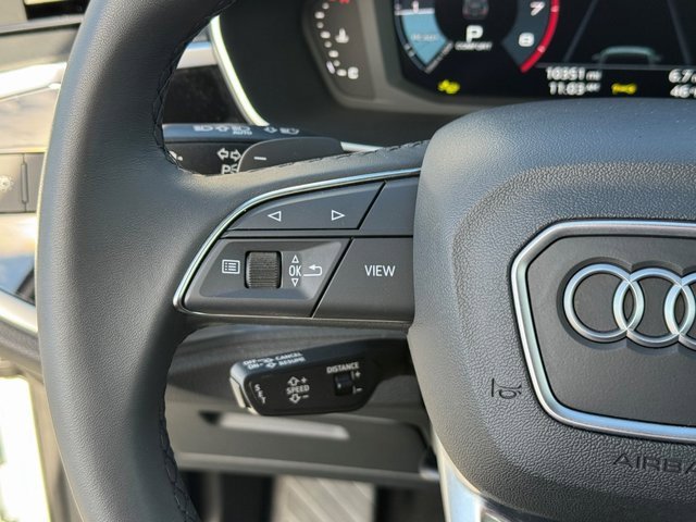 Certified 2025 Audi Q3 2.0T Premium Plus w/ Premium Plus Package image 32