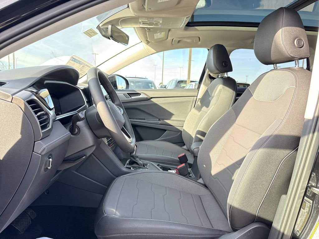 New 2026 Volkswagen Taos SE image 11