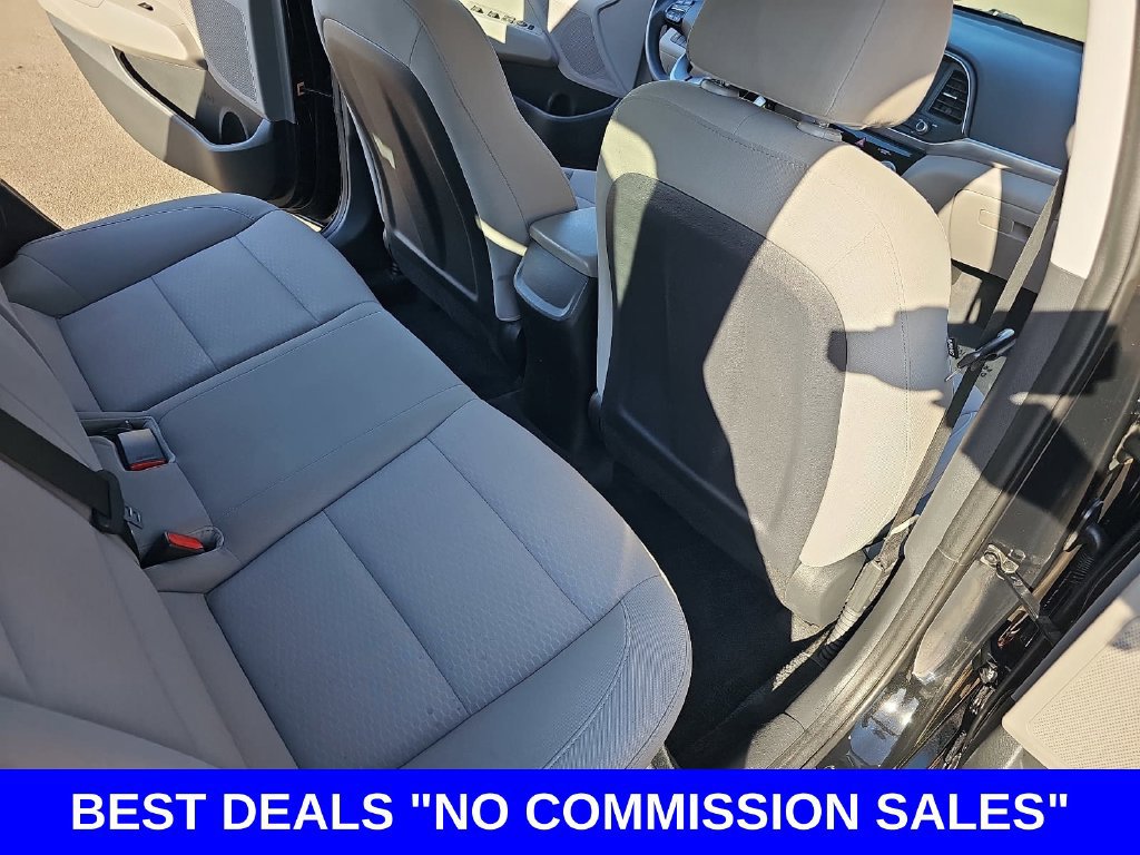 Used 2019 Hyundai Elantra SE FWD image 11