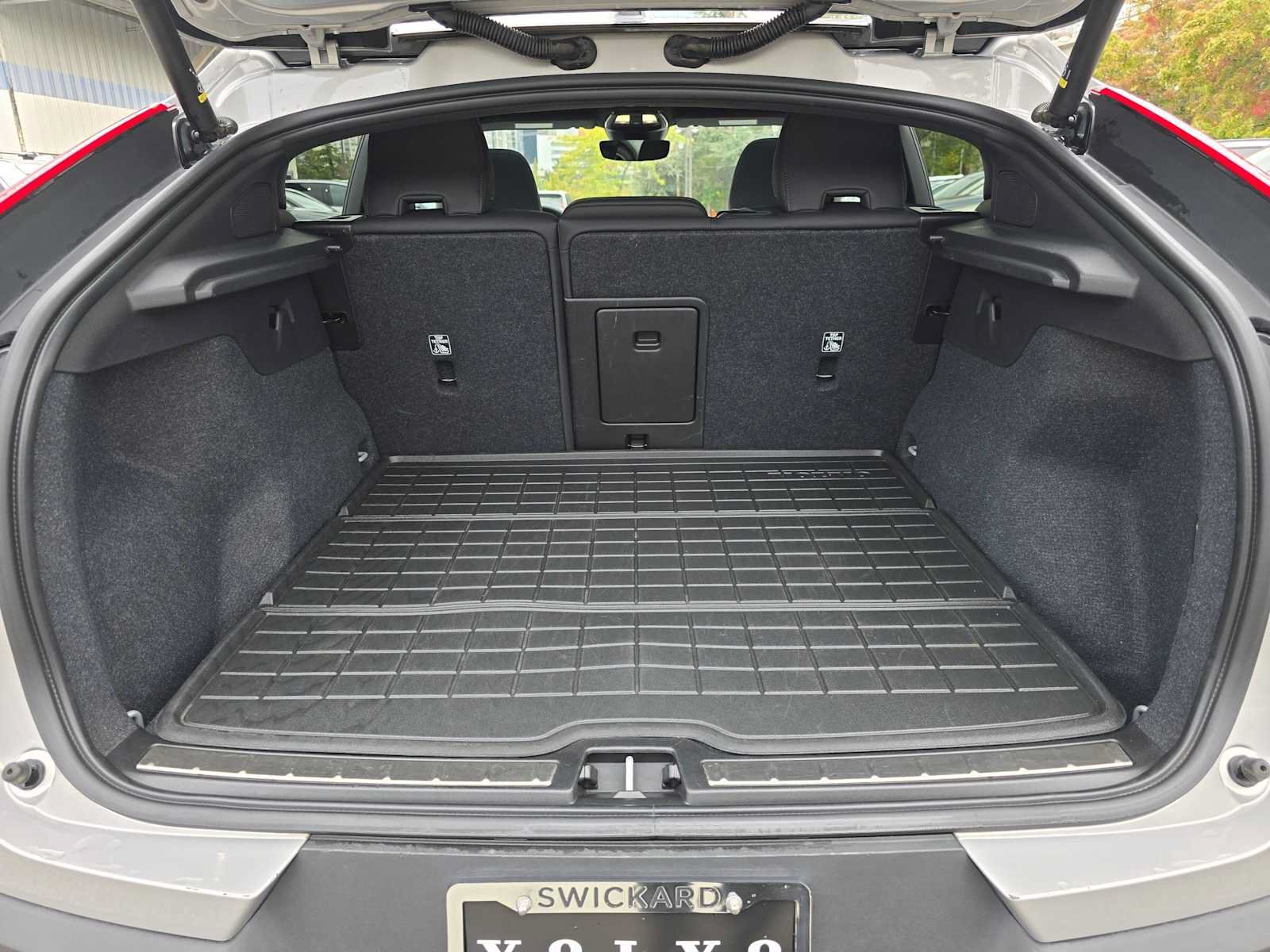 Certified 2023 Volvo C40 P8 Recharge Ultimate w/ Protection Package Premier AWD/4WD image 15