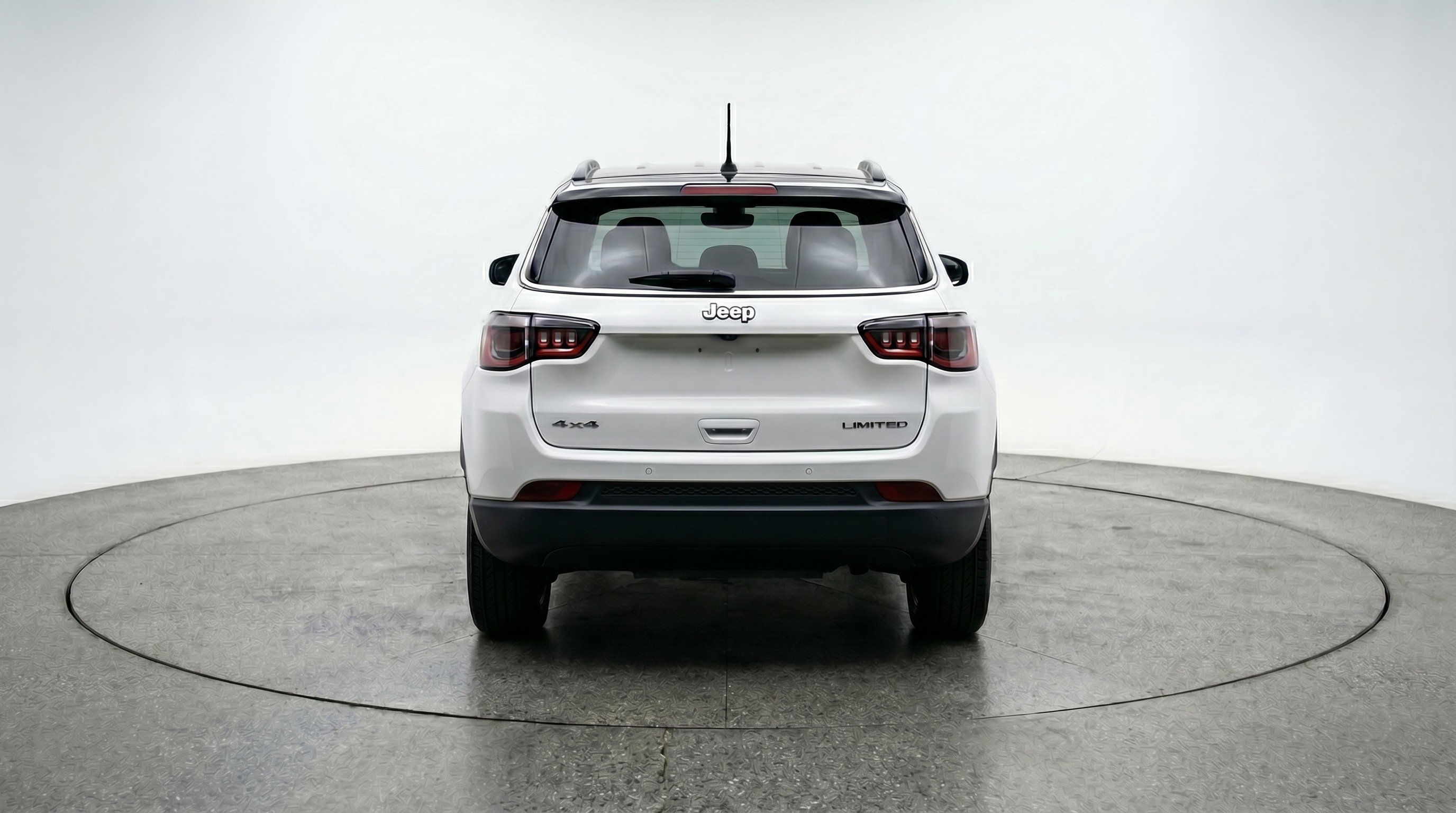 Used 2025 Jeep Compass Trailhawk AWD/4WD image 7