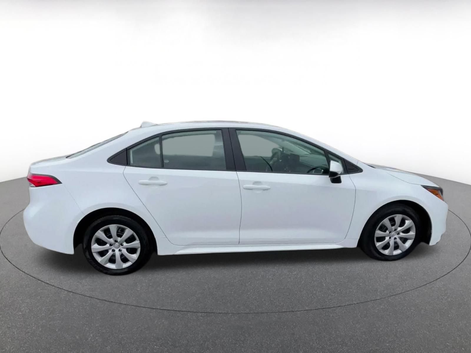 Used 2025 Toyota Corolla LE FWD image 15