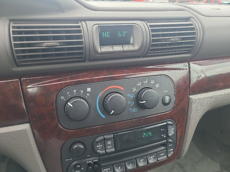 Used 2001 Chrysler Sebring LXi FWD image 14