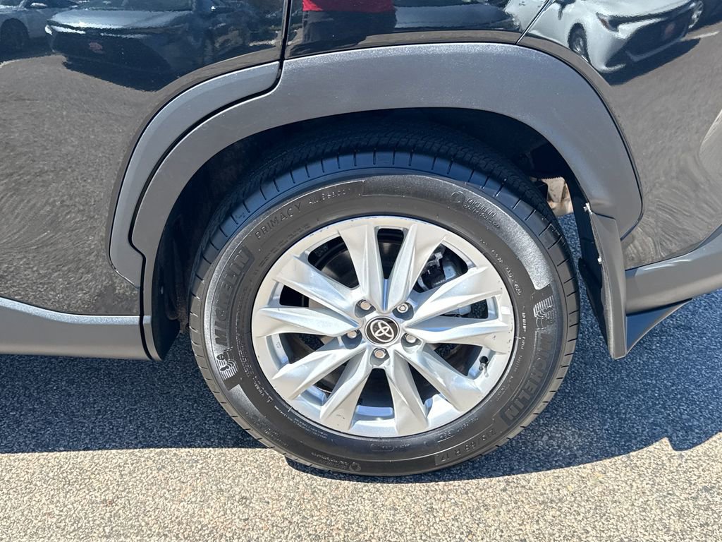 Used 2024 Toyota Corolla Cross LE w/ Moonroof Package AWD/4WD image 38