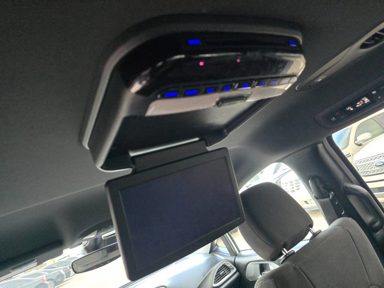 Used 2020 Chrysler Pacifica Touring w/ Advanced Safetytec Group FWD image 33