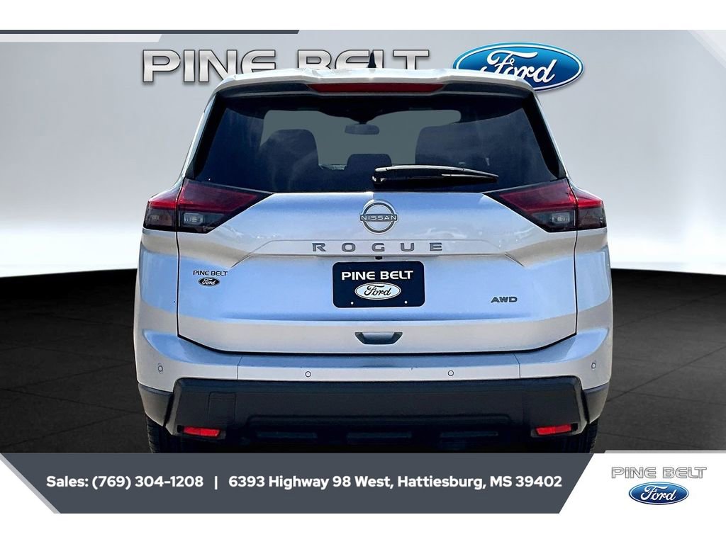 Used 2024 Nissan Rogue S image 4